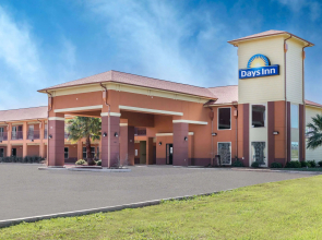 Days Inn by Wyndham Dilley