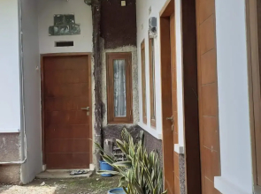 Nabila Syar i Guesthouse by ZUZU