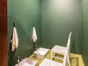 A-One New Wing Hotel