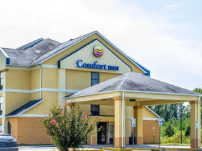Comfort Inn Dunn near I-95