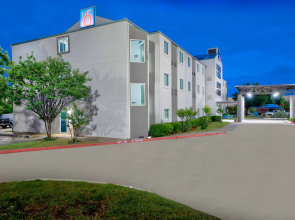 Motel 6 Benbrook, TX - Fort Worth