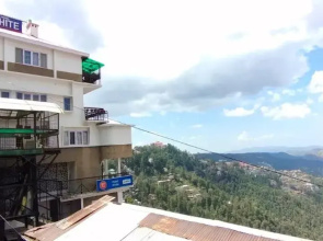 Hotel White
