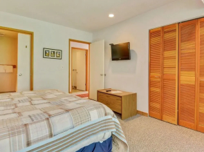 Meadow 21 2 Br condo by RedAwning