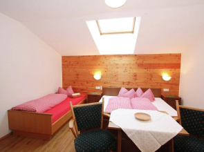 Quaint Chalet in Mayrhofen near Ski Lift