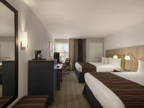 GreenTree Inn & Suites Phoenix Sky Harbor