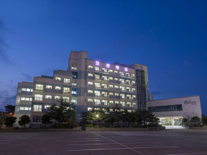 Ocean to you Resort Sokcho Seorak Beach Hotel and condo