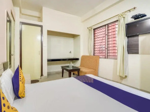 SPOT ON 67837 Unique Beach Inn 2