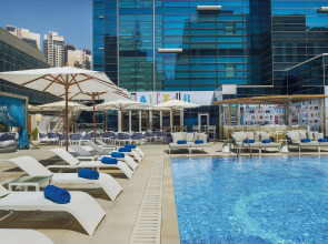 Отель Double Tree by Hilton Dubai Business Bay