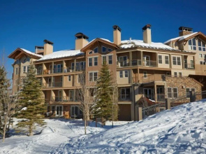 Ski in, Ski out, 2 Bedroom Luxury Residence in Snowmass Village