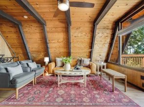 Horizon by Avantstay Stunning A-frame Cabin w/ Hot Tub, Billiards, Lake Views