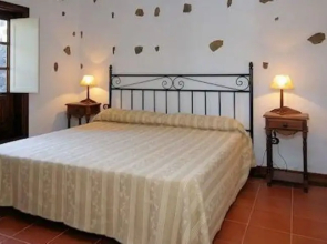 Villa - 2 Bedrooms with Pool and WiFi - 106084