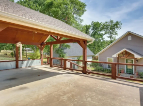Fish & Kayak: Tranquil Cedar Creek Home!