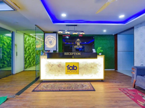 Fabhotel Royal King