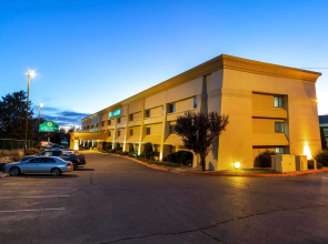 La Quinta Inn & Suites by Wyndham Albuquerque Journal Ctr NW