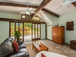 Helen's Beach House 6 Bedroom Home by RedAwning