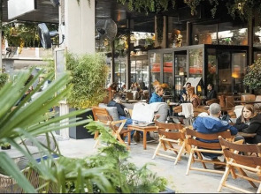 Teanna Lux Apartments