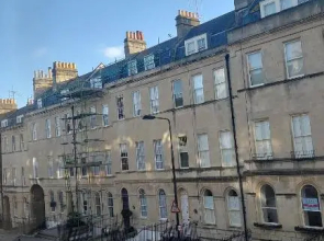 Grade 1 Maisonette, 2 Bedrooms, Very Central