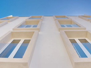 Top City Hostel & Suites