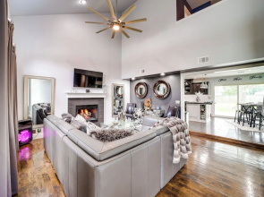 'peace & Tranquility' Home, 2 Mi to Downtown Tulsa