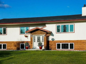 Fairbanks Alaskan Abode ~ 1 Mile to Pioneer Park!