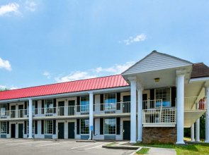 Rodeway Inn & Suites