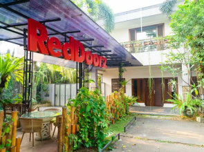 RedDoorz Plus near One Belpark Mall Cilandak