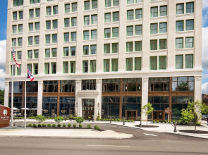 DoubleTree by Hilton Youngstown Downtown
