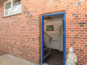 Holiday Apartment Near Town Square