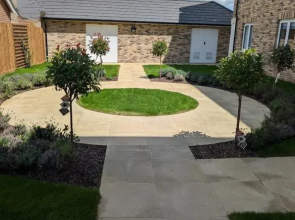 Modern 2 Bedroom Apartment