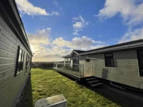 Charming 2-bed Lodge in Pwllheli, North Wales