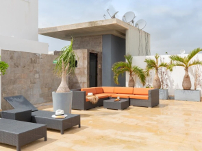 Stunning 3BR Apartment Rooftop Pool Sundeck Near 5th Avenue The Beach Amazing Amenities