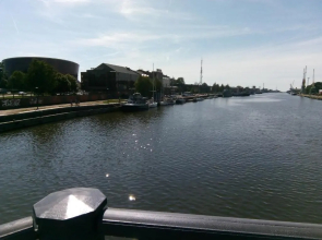 Promenade Central Apartment