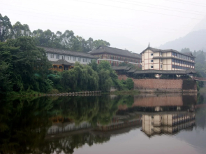 Emeishan Phoenix Lake Hotel
