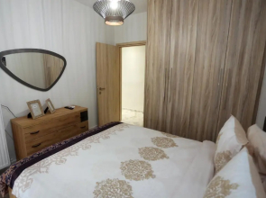 LA Larissa Luxury Apartments Trekke