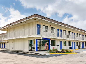 Motel 6 Pittsburgh, PA - Crafton