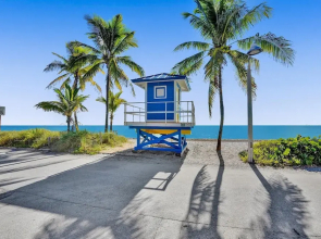 Waves on Desoto Studio With Pool 3