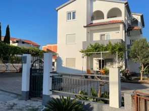 Studio apartment Tea - parking and grill, 100 m from sea SA2 Rogoznica, Riviera Sibenik