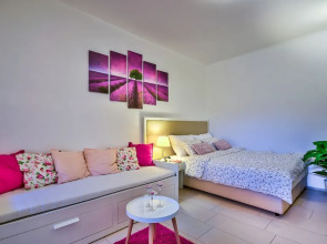 Modern Duplex Close to City Center- Free Parking