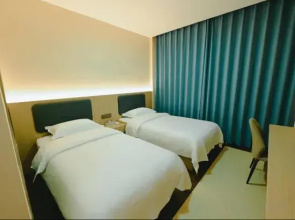 Jingtai 7-day Intelligent Hotel