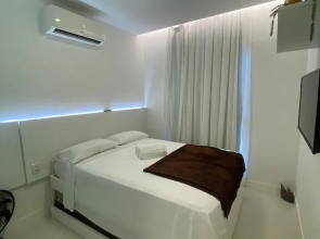 Flat Muro Alto CC 110 by La Playa
