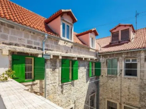 Cindro Apartment with Terrace