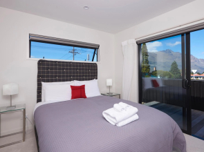 Central Spa Escape - Queenstown Apartment F2