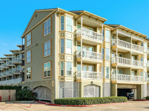 Seaside and Breezy Condo at the Victorian