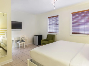 The Southernmost Inn - Adults Only