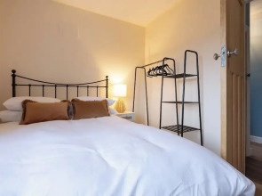 3br-garden-freeparking-neartowncentre