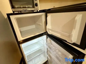 Stylish 1BR Condo in 101 Newport City | Near NAIA