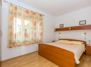 Apartments Ivan - 15 m from beach