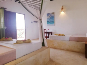 Red Monkey Beach Lodge