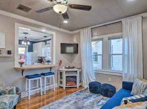 Central Cottage w/ Grill, 1 Mi to Cajun Field