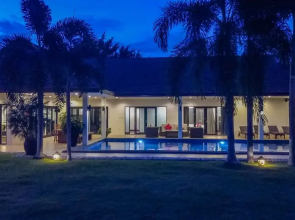 5 BR Pool Villa In Great Location - CV5